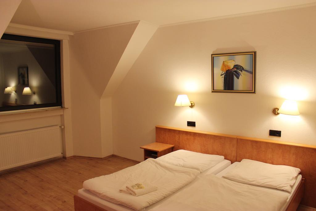 Hotel Gaya Bad Soden am Taunus Δωμάτιο φωτογραφία